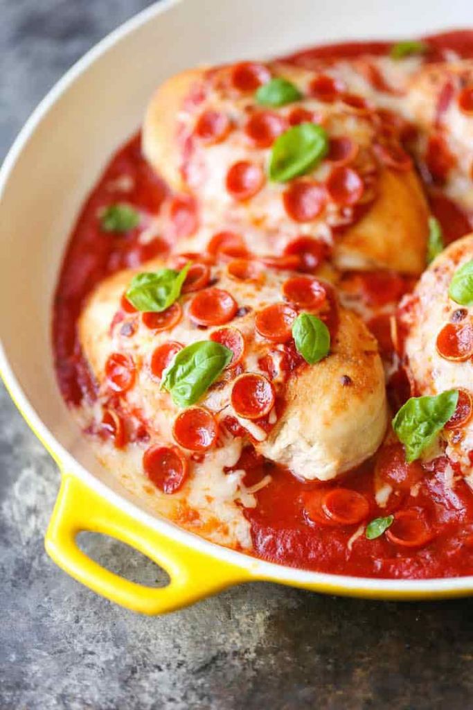 One-pan cheesy Pizza Chicken